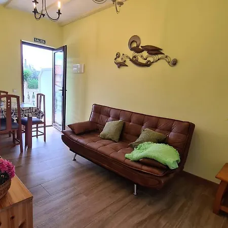 アパート El Burbyi